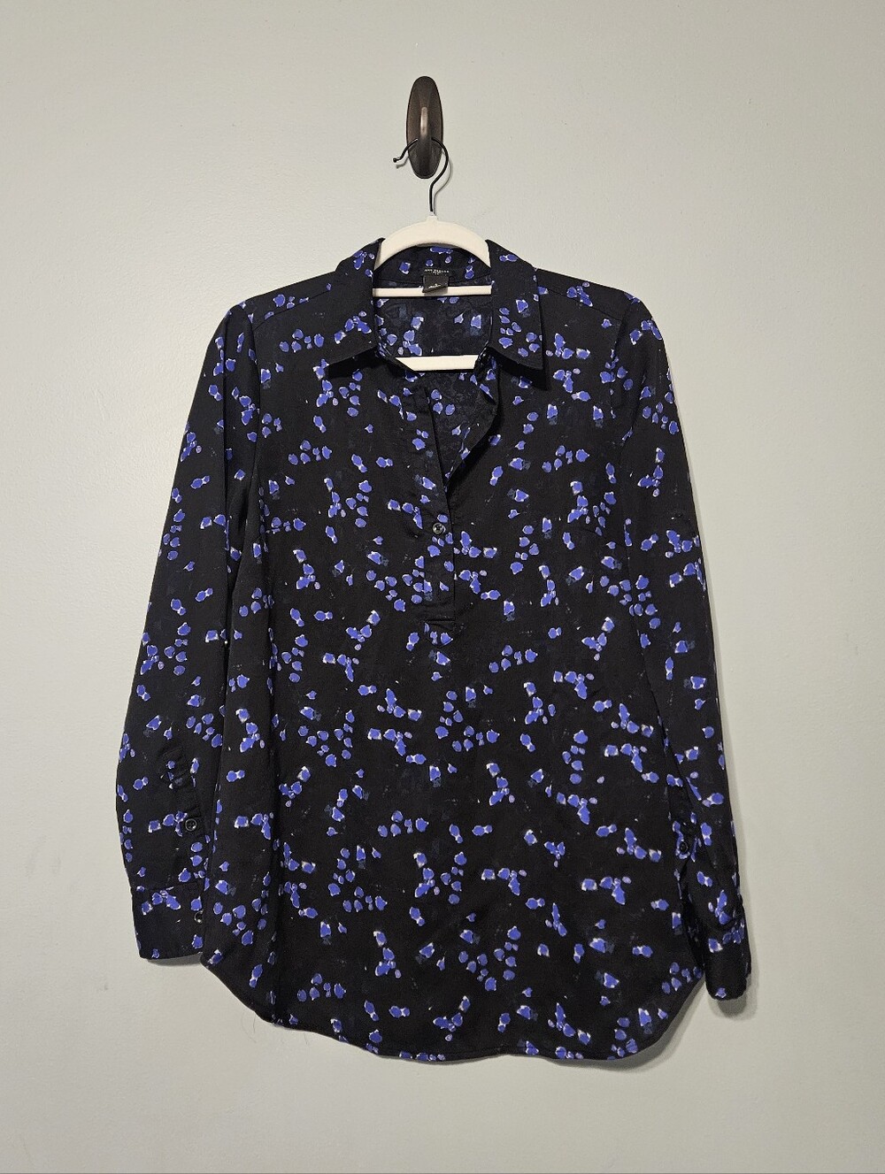 Ann Taylor Black 3/4 Button-Down Blouse with Blue Floral Print